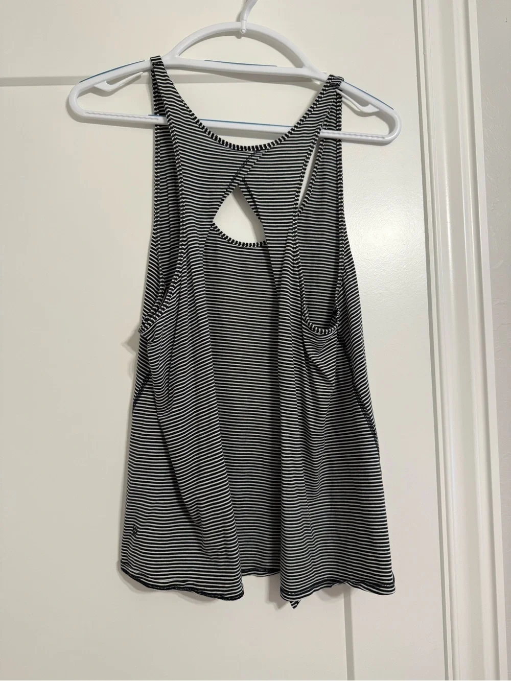 lululemon athletica tag was